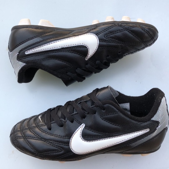 Nike soccer cleats size 12 - Picture 4 of 10